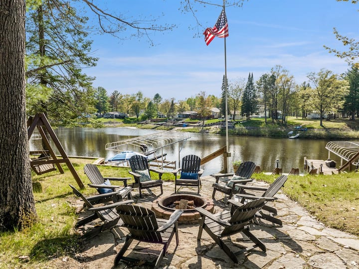New The Sand Castle - Lakefront Luxury With Beach! - Gladwin, MI