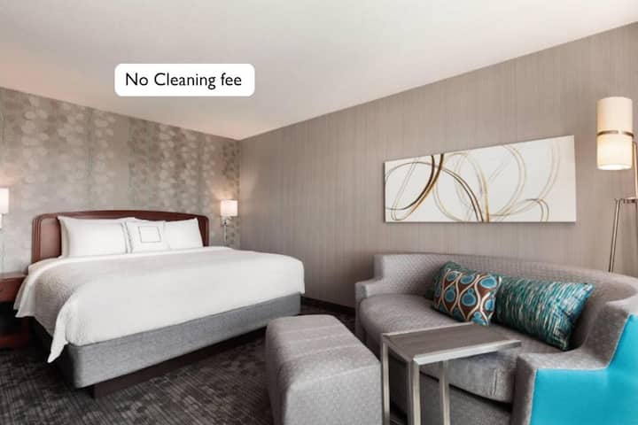 Explore Our Luxury Room I No Cleaning Fee - Salinas, CA
