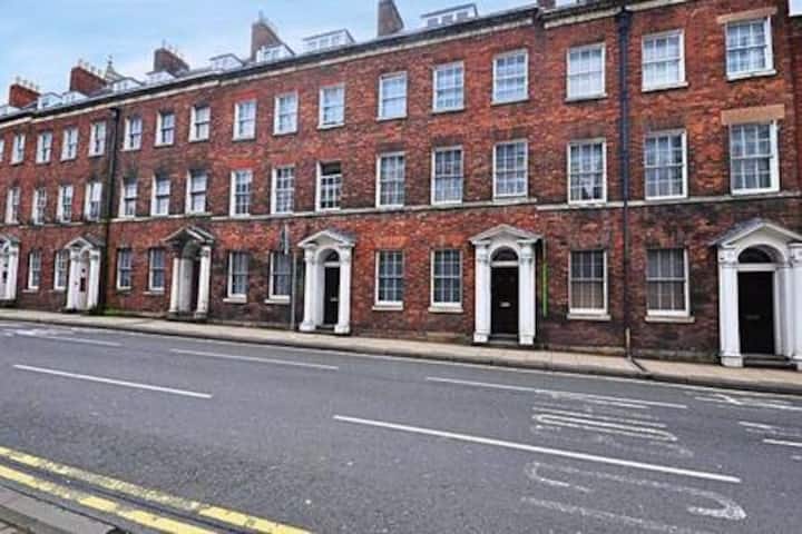 2 Bed Flat In The Heart Of Worcester! - Worcester