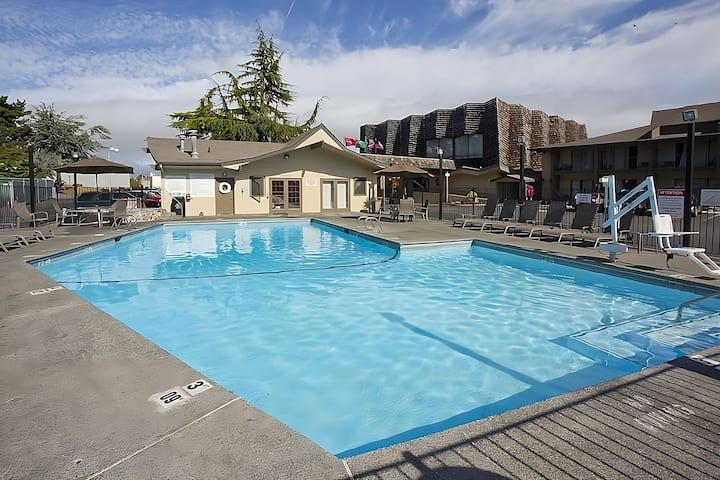 4 Family-friendly Units W/ Free Parking, Pool! - Port Angeles, Washington