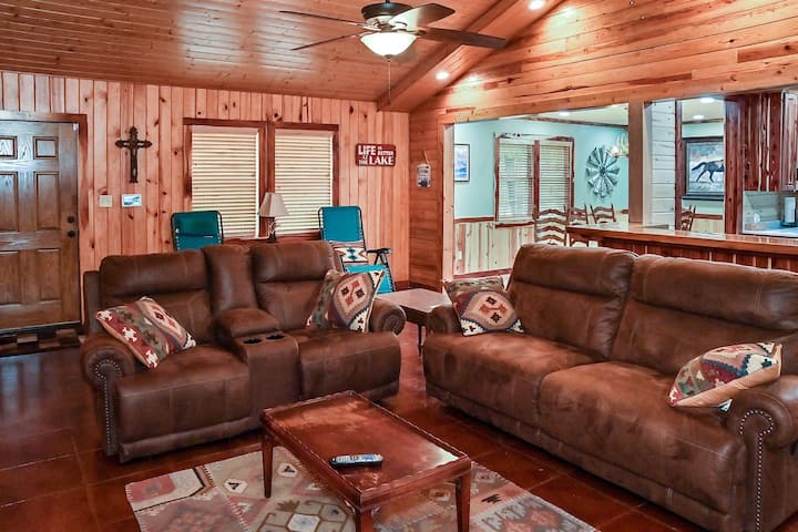 Cozy Lakefront Cabin With Boat House And Ramp On T - Toledo Bend Reservoir