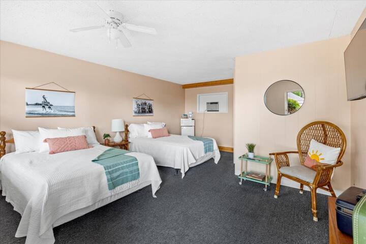 Motel Bear Lake | Retro Room W/ 2 Full Beds - 115 - Arcadia, MI