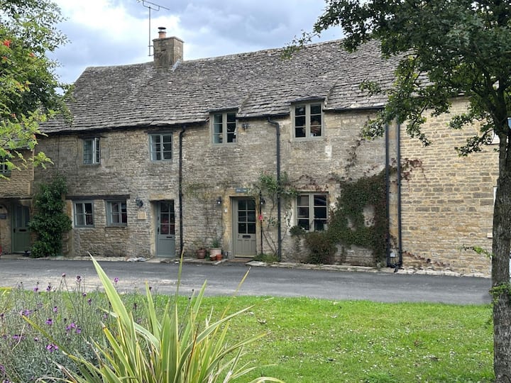Character Cottage In The Cotswolds - Wren Cottage - Moreton-in-Marsh
