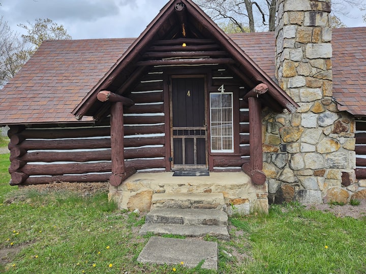 Log Cabin 4 - Farmington, PA