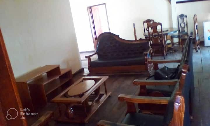 Lovely Fully-furnished 3bedroom Unit & Balcony - Bukavu