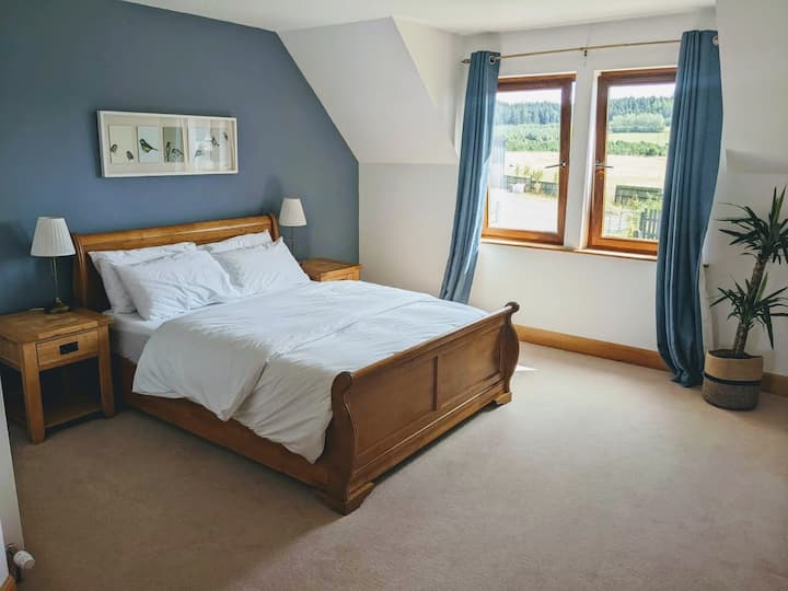 (2/2) Lovely En-suite King Size Room In Speyside - Moray