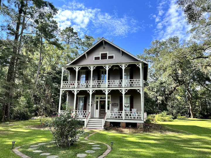 The Longbranch - "Home Away From Home!" - Abita Springs, LA