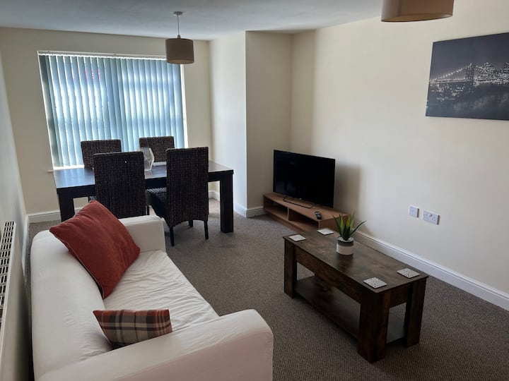 2 Bed Self-contained Flat, Ossett, Market Town - Yorkshire Sculpture Park