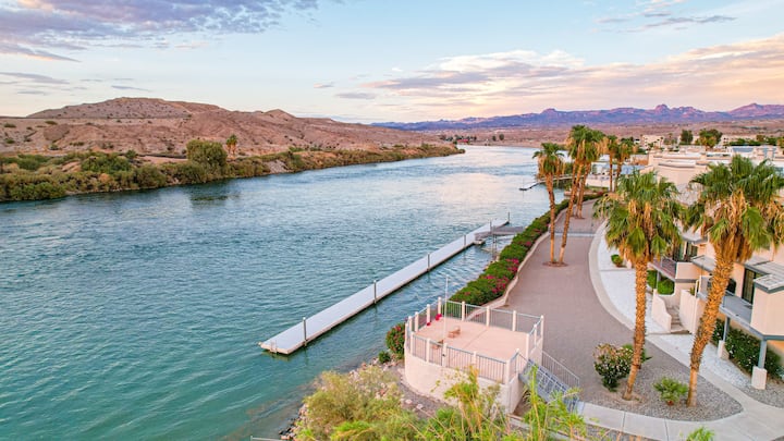 Riverfront W/ Private Dock And Marina | Sleeps 8 - Laughlin, NV