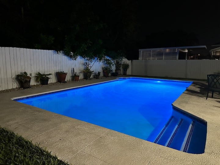 Charming & Quiet House With Pool In Homestead, Fl - Homestead, FL