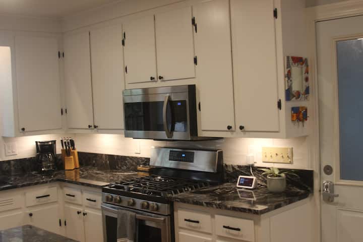 Beautifully Remodeled Home In So Burl 10min To Uvm - バーリントン, VT