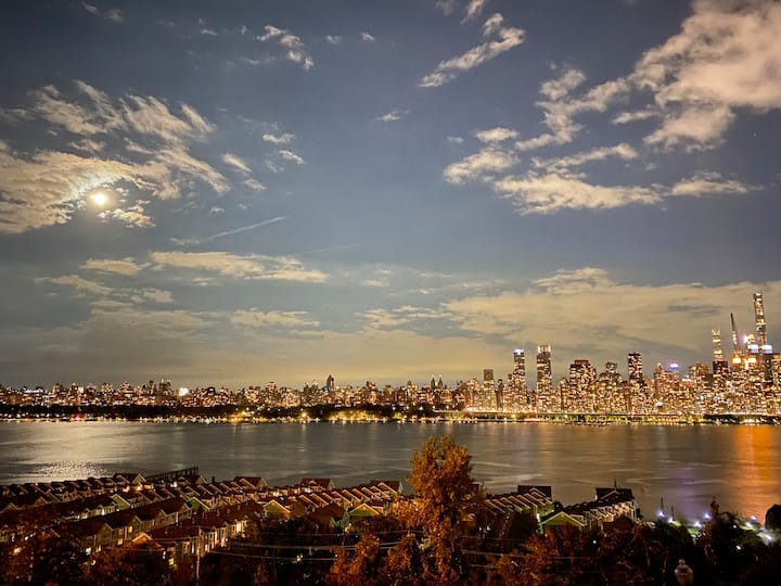 3 Bedroom: 14 Minutes To Times Sqre_manhattan View - Edgewater, NJ
