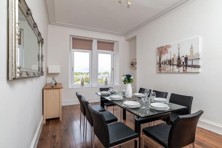 Spacious 5-bedroom Townhouse In The West-end - Aberdeen