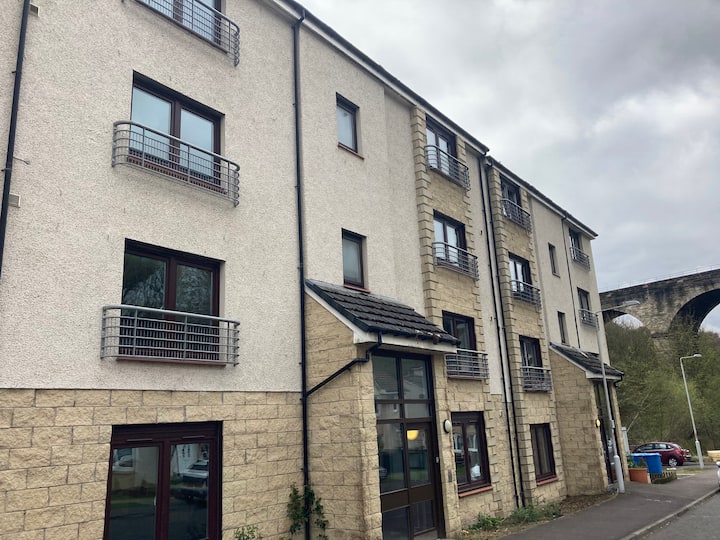 Professional 2 Bedroom Fully Furnished Apartment - Kirkcaldy