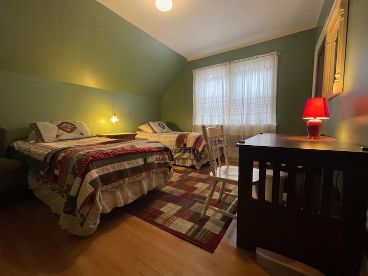 The Elspeth Room At Miramichi House - Fairview
