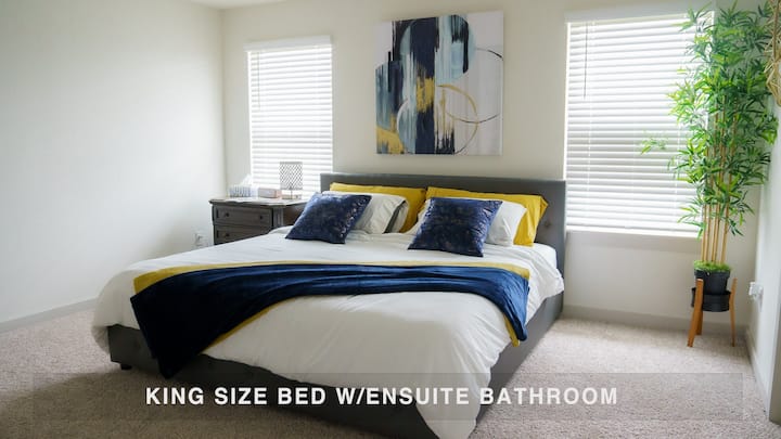 King-sized Master Suite With En-suite Bath - San Marcos, TX