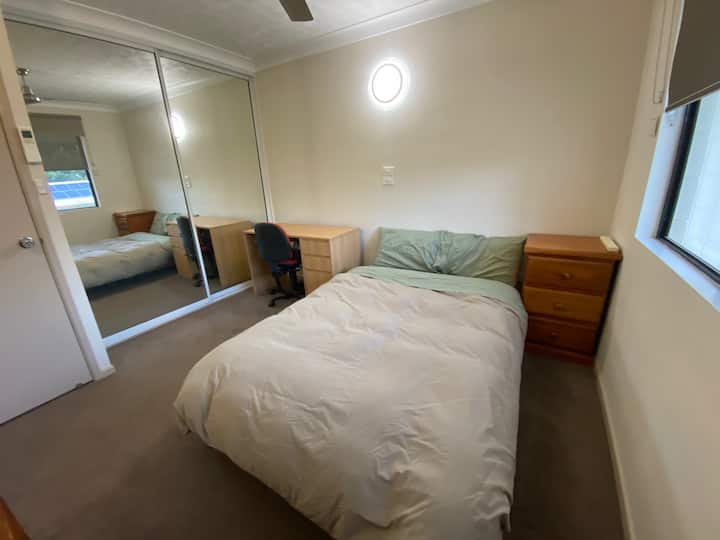 Private Secure Room A/c Wifi In Great Location - Townsville