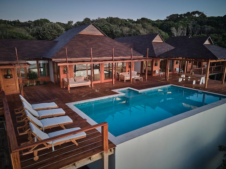 Aloha 10 I 4bed Villa With Stunning Sea View Pool - Mozambique