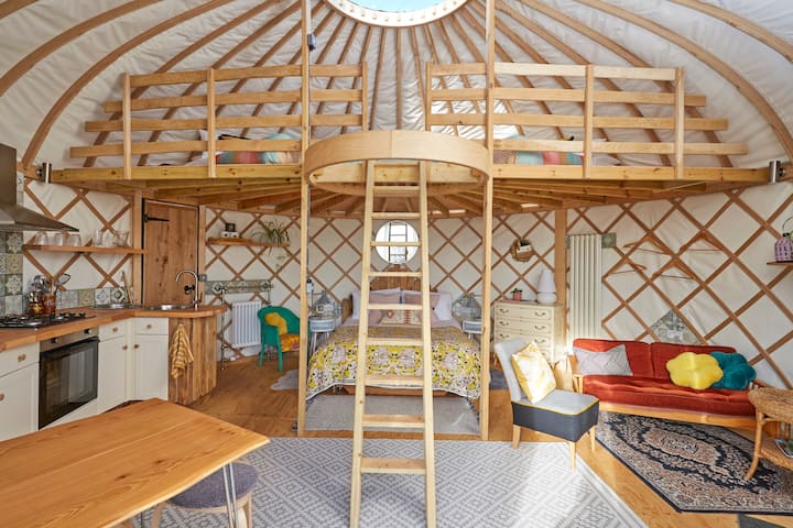 Luxury Yurt With Amazing Sea Views In Niton - Isle of Wight