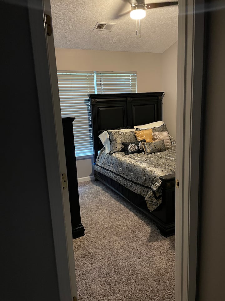 Clean &Luxury Private Room In Quiet Suburban Home - McDonough, GA