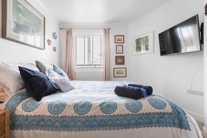 Welcoming Guest Suite With  Breakfast And Hot Tub. - Porthtowan