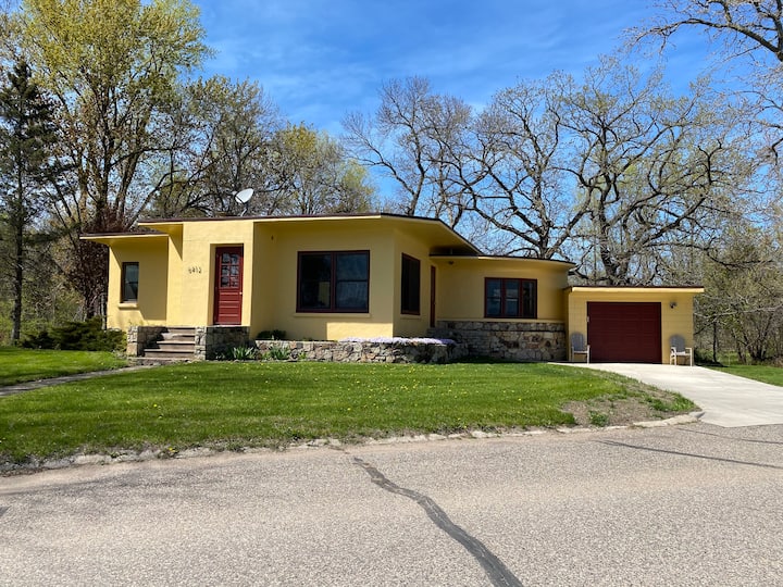 Waterfront Mid-century Bungalow: 2bd 1ba Retreat - Red Wing, MN
