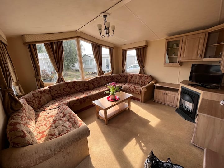 2-bedroom Caravan With Cozy Atmosphere - Felixstowe