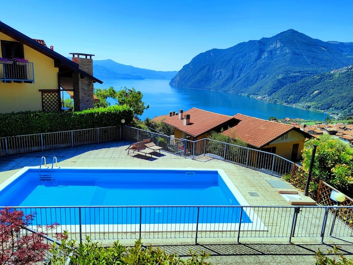 Happy Guest Apartments - Lake Panorama & Pool - Castro,Bergame, Italia
