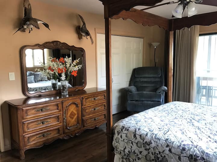 Large Private Bedroom Suite - Prescott, AZ