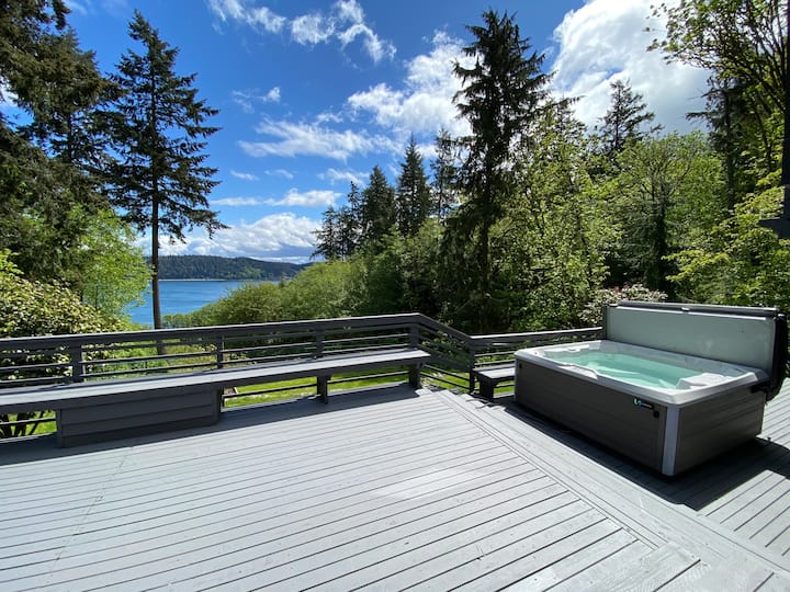Secluded Sanctuary With A View Of The Puget Sound - Gig Harbor, WA