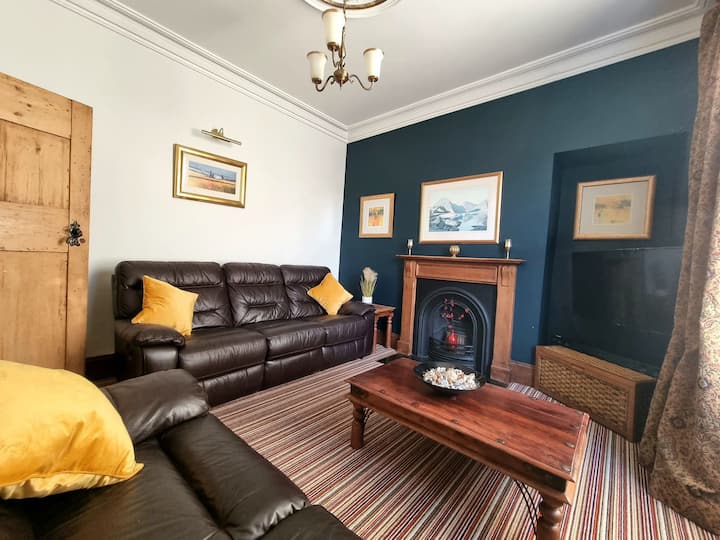2 Mill Street Penrith. A Large Spacious Town House - Penrith