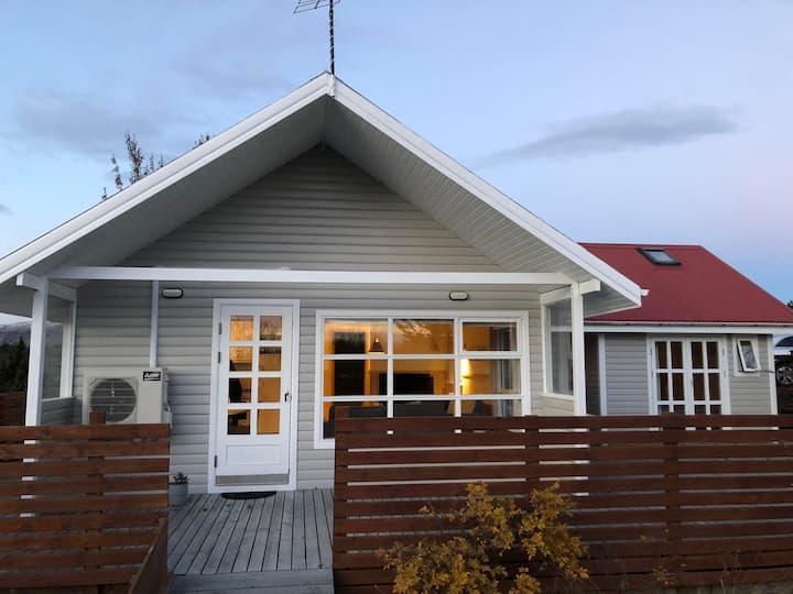 Great Family Cottage With Mountain View - Selfoss