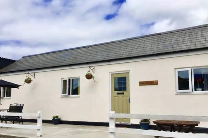 Self Contained Converted Stable Block Sleeping 5 - Westward Ho!