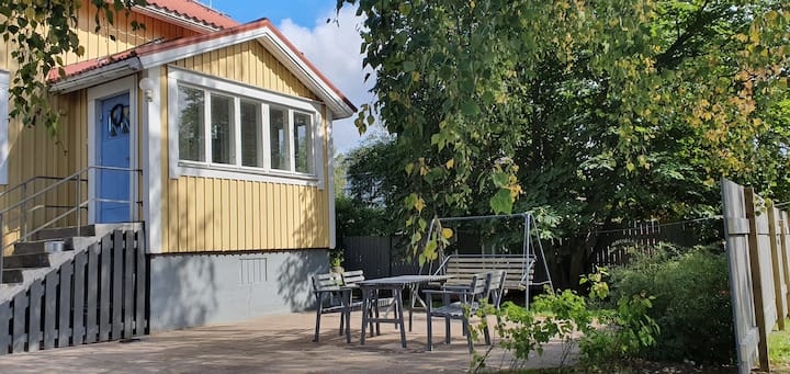 Yellow Single Family House - Varsinais-Suomi