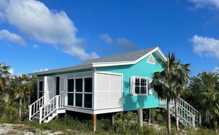 Blue Cottage Close To The Beach - The Bahamas