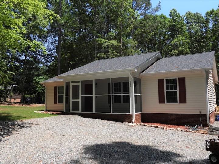 Ruffin' It At Kerr Lake | New Home, Quiet Neighborhood In The Woods, Lake Access - Clarksville, VA