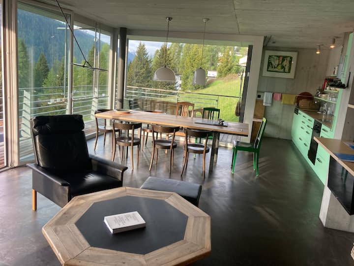 Modern Sunny Apartment With 4 Bed Rooms - Davos