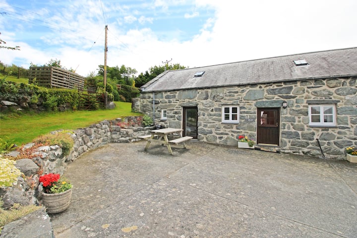 Old Byre Cottage In The Countryside Near Llanbedr - Harlech