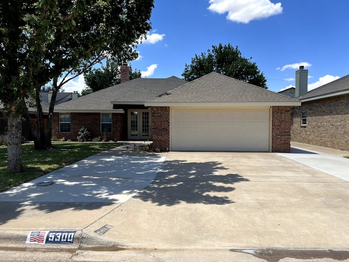 Quiet 3 Bedroom Home With Gym And Office! - Midland, TX