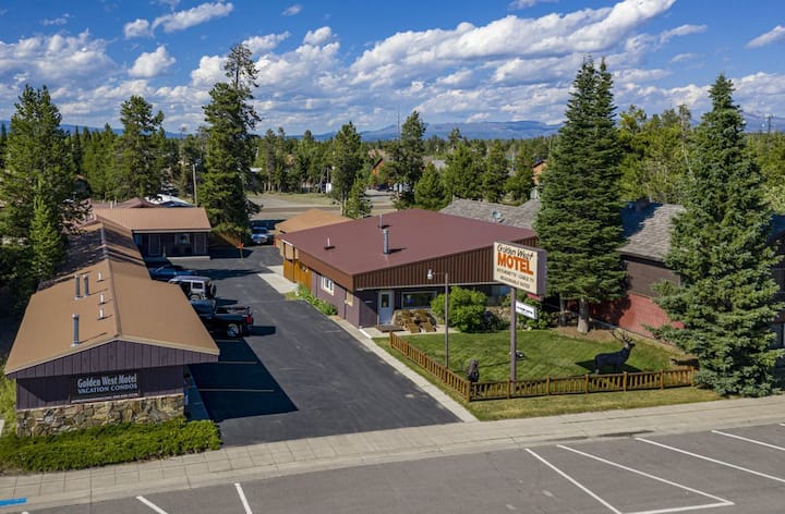 Golden West Motel Charming One Level #3 - West Yellowstone, MT