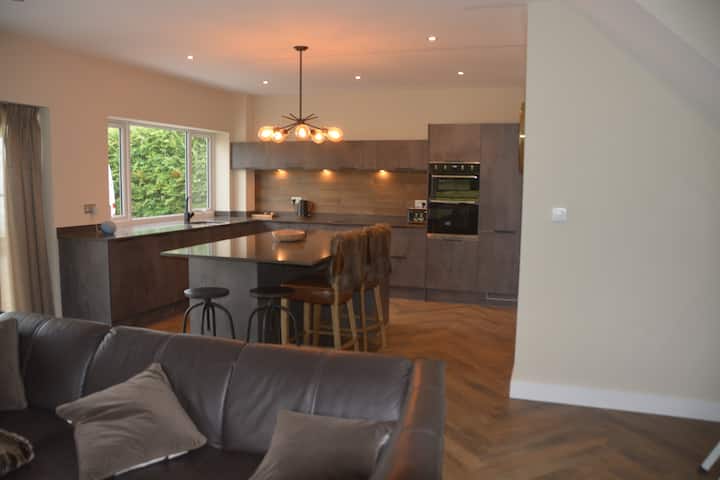 The Bunkhouse - 2 Bedroom Home With Parking - Upton-upon-Severn