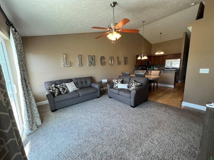 #3 Private Bedroom With Shared Bath. - Lincoln, NE
