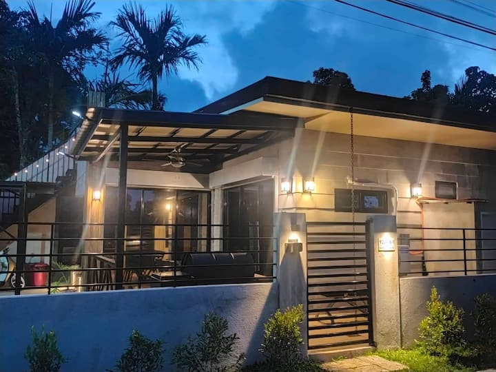 Newly Built Casa Angelitos Tagaytay Near Hillbarn - Tagaytay