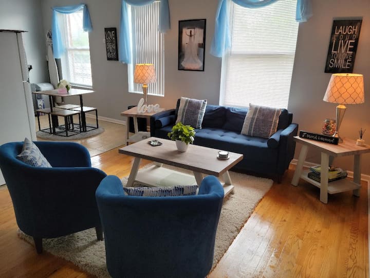 2 Bedroom Lovely Spacious Suite - West Pullman - Chicago
