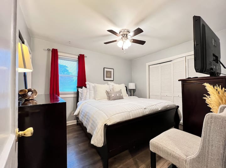 Private Three Bedroom Home - Newport News, VA