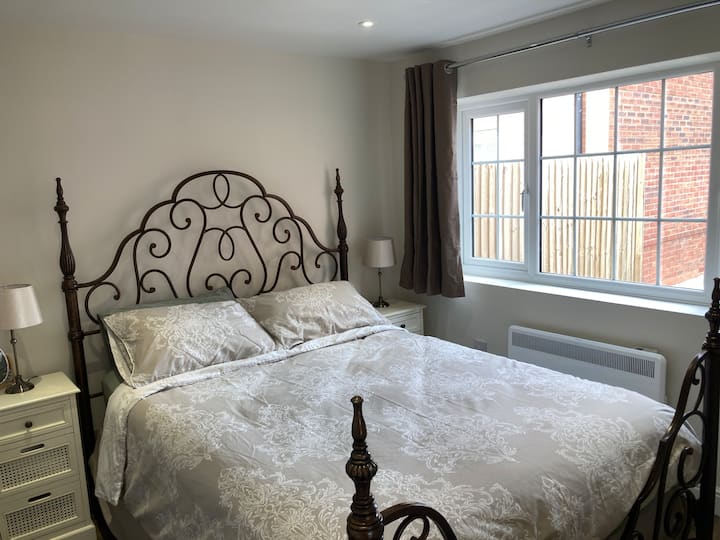 Adorable 1-bedroom Guesthouse With Free Parking - Royal Leamington Spa