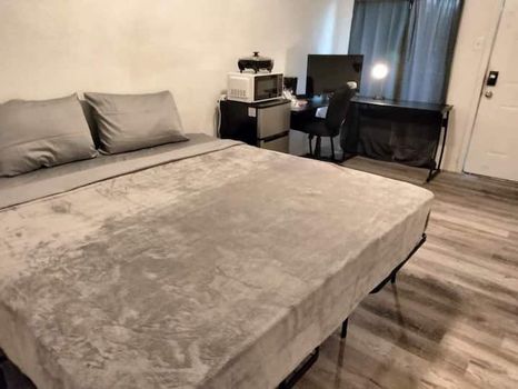 Find cheap vacation rentals in Barstow, CA cozycozy