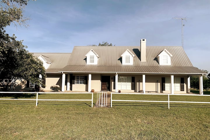 Modern Farmhouse On 55 Acres - Indian Creek Lake, TX