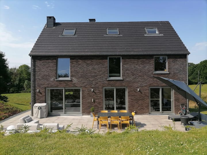 Eclectic Villa In The Heart Of Belgium - Gembloux