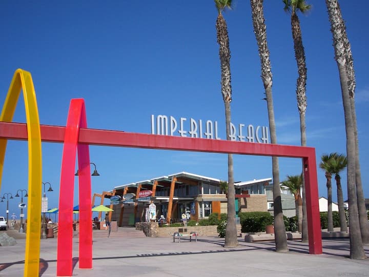 Beachfront 3-bedrm Condo W/ Pool, Spa, & Parking - Imperial Beach, CA